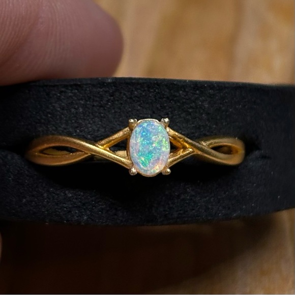 Color Explosion Australian Lightning Ridge Opal Ring Matte 18k Gold Jewelry - Picture 4 of 6